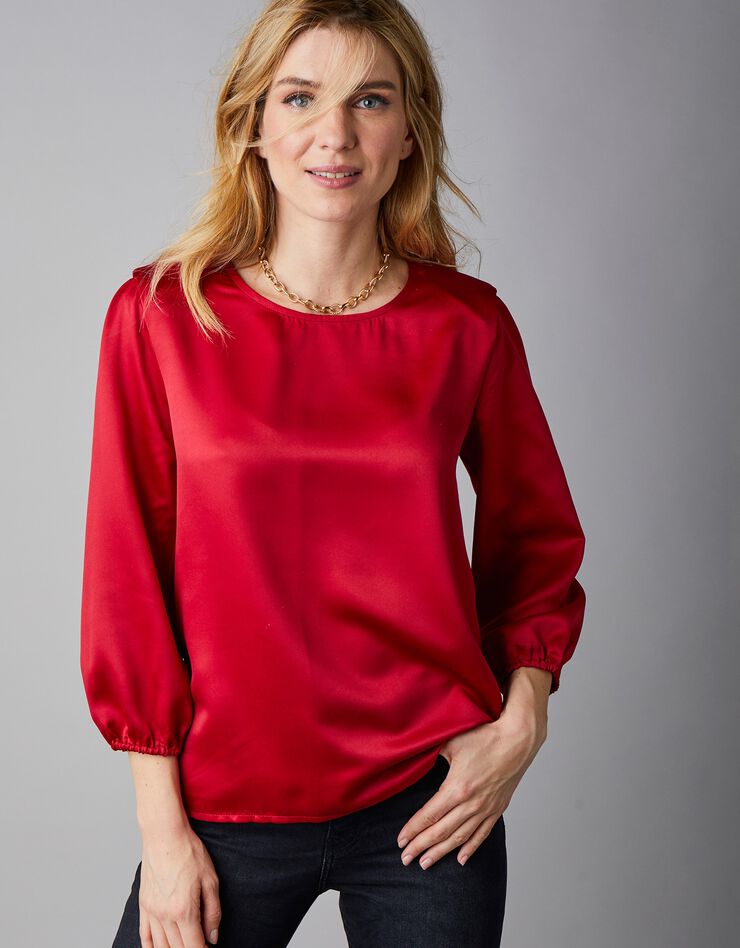 Blouse épaulée en satin uni (rouge foncé) Blouse épaulée en satin uni (rouge foncé)