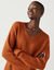 Pull col V &agrave; c&ocirc;tes en biais, maille anglaise (caramel)