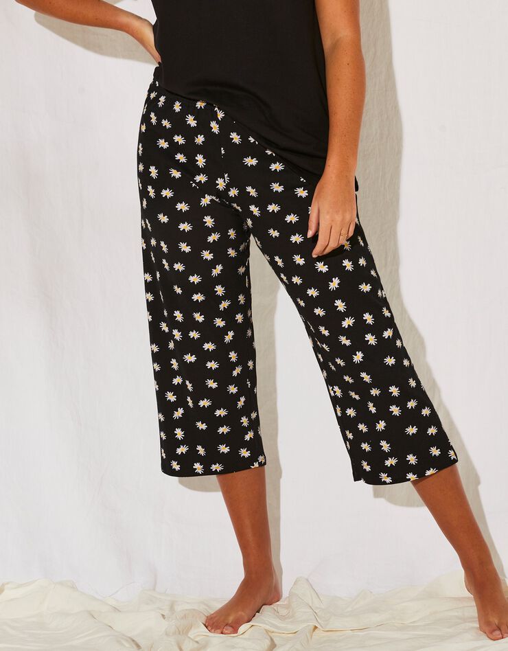 Pyjama avec pantacourt débardeur imprimé marguerites (noir) Pyjama avec pantacourt débardeur imprimé marguerites (noir)
