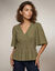 Blouse &agrave; basque volant&eacute;e, manches coudes papillon (vert)