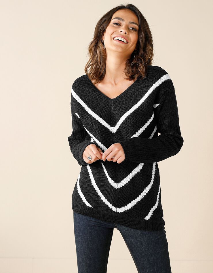 Pull col V rayé, maille anglaise toucher mohair (noir / blanc) Pull col V rayé, maille anglaise toucher mohair (noir / blanc)