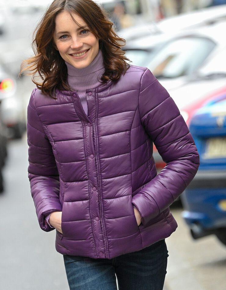 Veste doudoune col rond, déperlante (aubergine) Veste doudoune col rond, déperlante (aubergine)