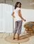 Pyjama pantacourt en jersey imprimé plumes avec pochon assorti (gris / rose)