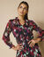 Robe longue taille smockée, voile imprimé (noir / multicolore)