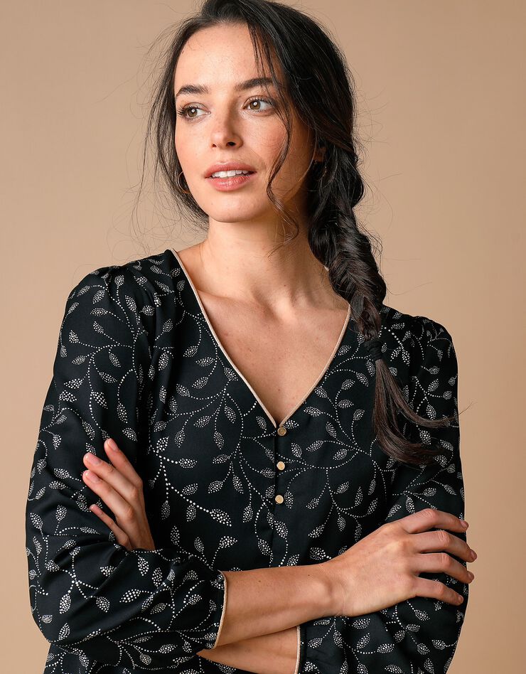 Blouse évasée détails dorés imprimé bicolore, crêpe (noir / blanc) Blouse évasée détails dorés imprimé bicolore, crêpe (noir / blanc)