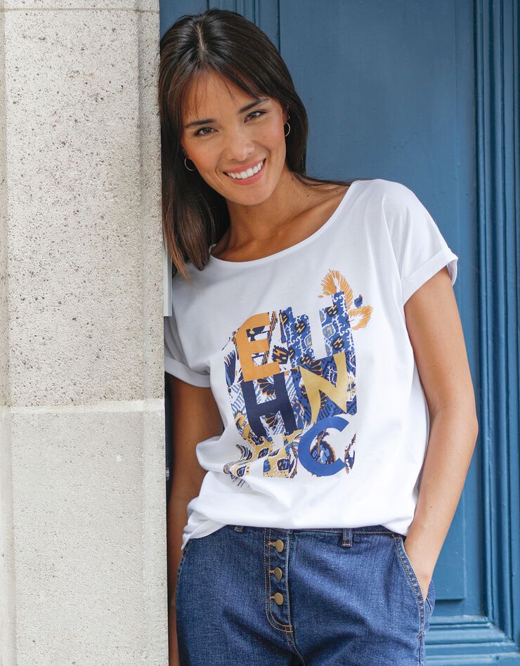 Tee-shirt col rond imprimé placé (blanc / bleu)