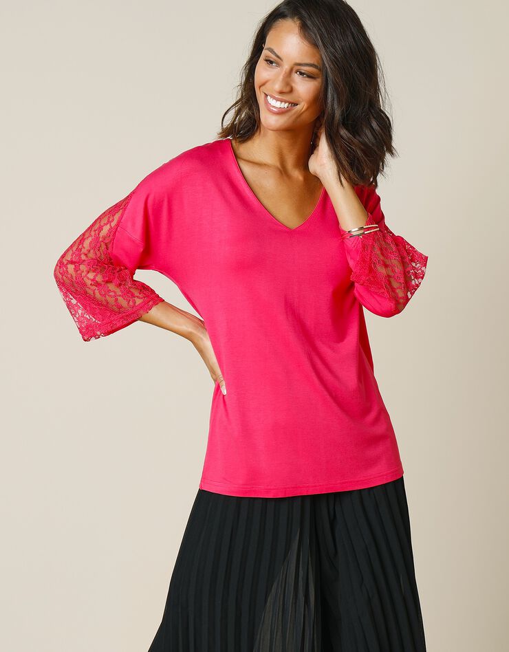 Tee-shirt col V empiècement dentelle - manches 3/4 (cerise) Tee-shirt col V empiècement dentelle - manches 3/4 (cerise)