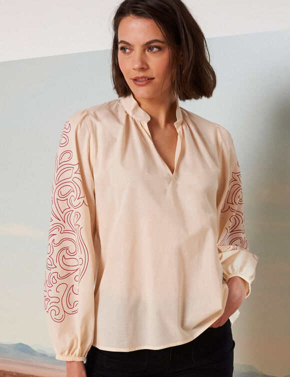 Blouse col montant, manches blousantes imprimées (beige / bordeaux)