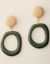 Boucles d'oreille asymétriques (kaki / blanc cassé)