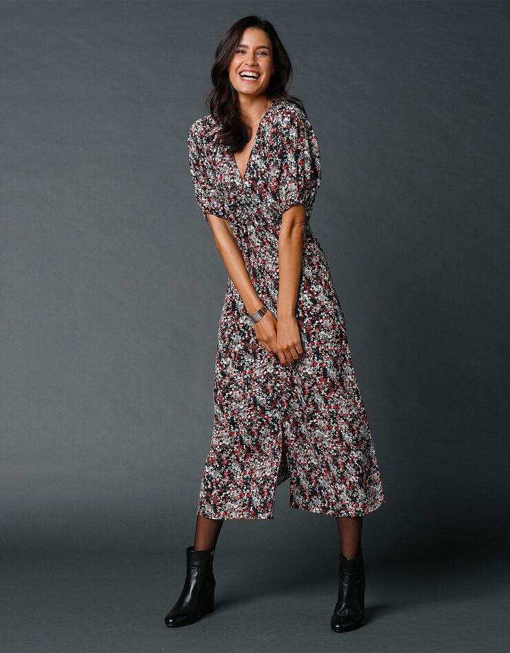 Robe longue imprimée froncée (noir / rose) Robe longue imprimée froncée (noir / rose)