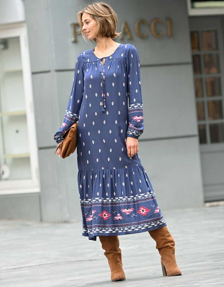 Robe longue volantée imprimé folk (indigo / rouge) Robe longue volantée imprimé folk (indigo / rouge)