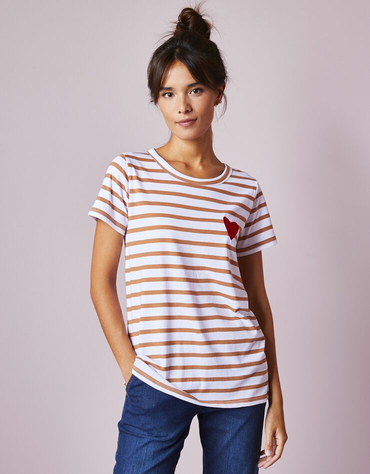 Tee-shirt rayé broderie "coeur", fils tissés-teints (écru / caramel) Tee-shirt rayé broderie "coeur", fils tissés-teints (écru / caramel)