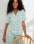 Pyjama court imprimé fleurs (bleu grisé)