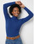 Pull col roul&eacute;, maille c&ocirc;tel&eacute;e (bleu vif)