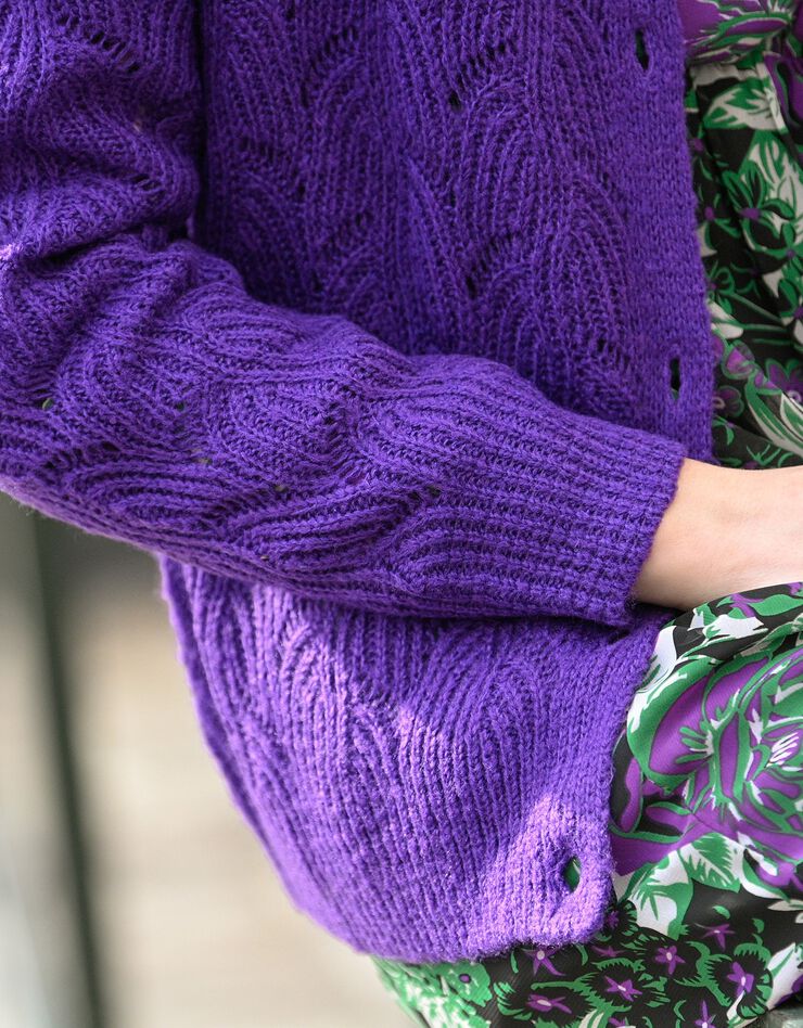 Gilet boutonné maille perlée ajourée (violet) Gilet boutonné maille perlée ajourée (violet)