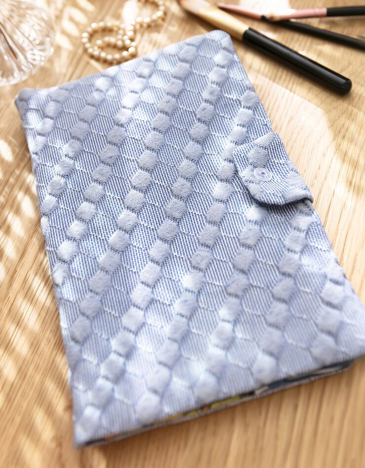 Trousse de toilette pressionnée - collection upcycling (bleu) Trousse de toilette pressionnée - collection upcycling (bleu)
