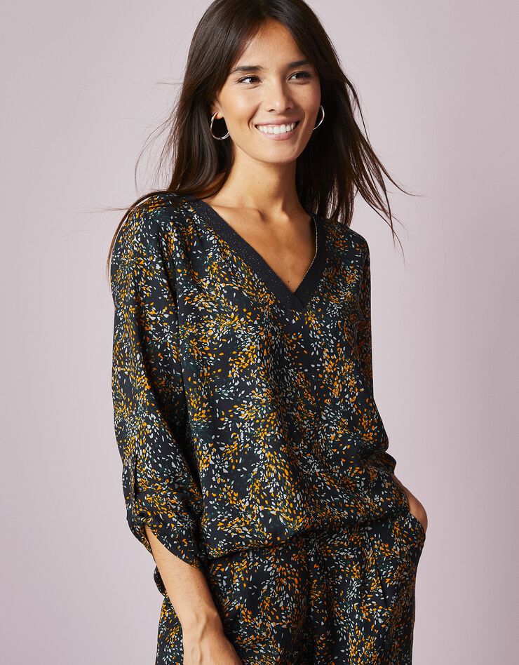 Blouse imprimée détails brillants, crêpe (noir / kaki) Blouse imprimée détails brillants, crêpe (noir / kaki)