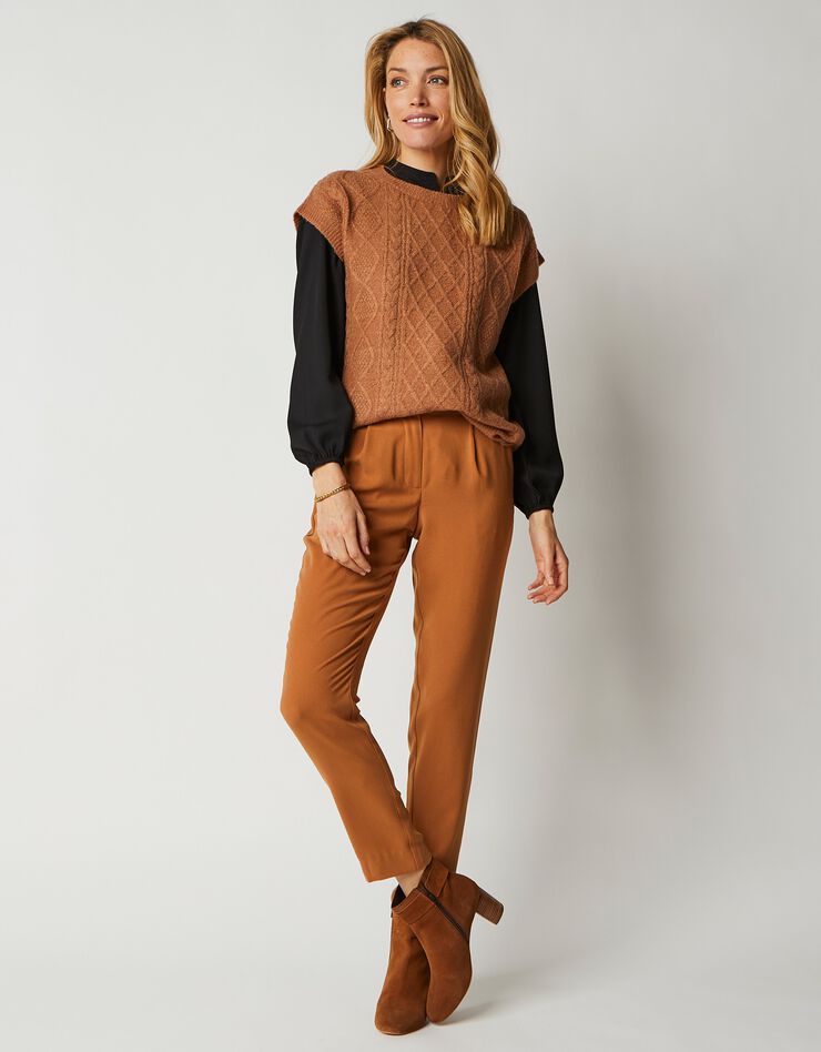 Pull torsadé sans manches, épaules tombantes (caramel) Pull torsadé sans manches, épaules tombantes (caramel)
