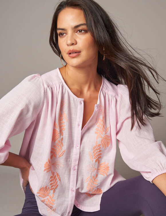 Chemisier brod&eacute;, manches 3/4  (parme / corail)