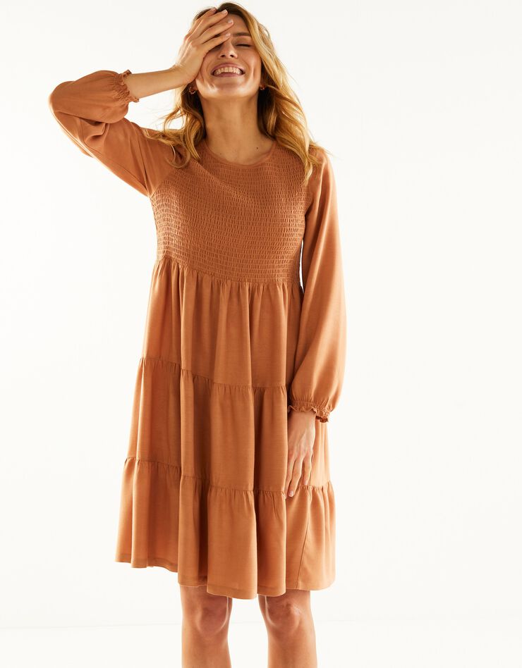 Robe smockée manches longues unie (caramel) Robe smockée manches longues unie (caramel)