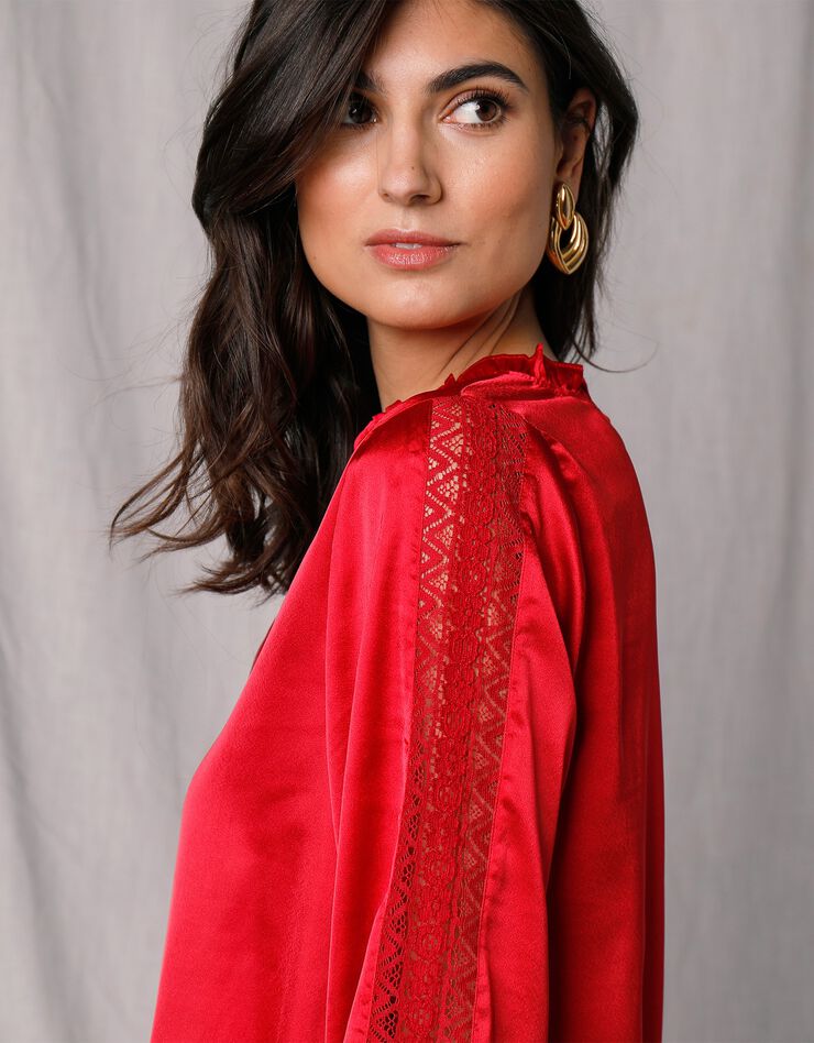 Blouse satin col volanté manches longues dentelle (rouge) Blouse satin col volanté manches longues dentelle (rouge)