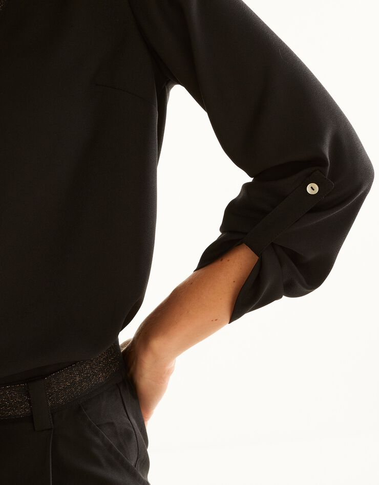 Blouse unie crêpe fluide détails dorés (noir) Blouse unie crêpe fluide détails dorés (noir)