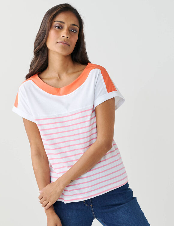 T-shirt ray&eacute; col bateau, manches courtes (blanc / rose)