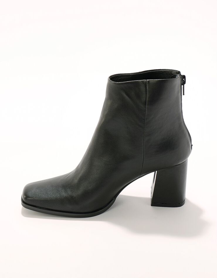 Boots à talon à bout carré (noir) Boots à talon à bout carré (noir)