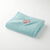 Collection serviettes de bain 420 g/m&sup2; brod&eacute;es corail (vert d'eau)