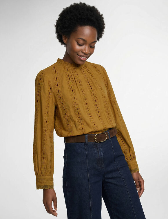 Blouse &agrave; col victorien, en broderie anglaise (vert olive)