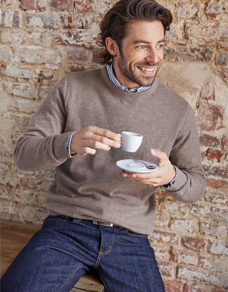 Pull col rond 80% laine (taupe clair) Pull col rond 80% laine (taupe clair)