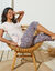 Pyjama pantacourt en jersey imprimé plumes avec pochon assorti (gris / rose)