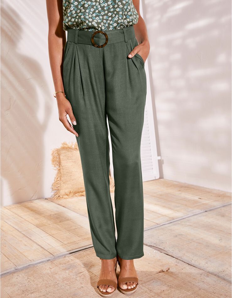Pantalon ceinturé coupe chino uni (kaki) Pantalon ceinturé coupe chino uni (kaki)