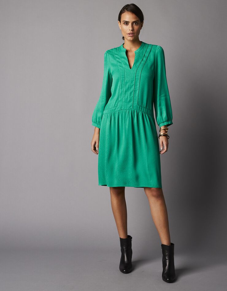 Robe courte en jacquard satiné, manches 7/8ème blousantes (vert)