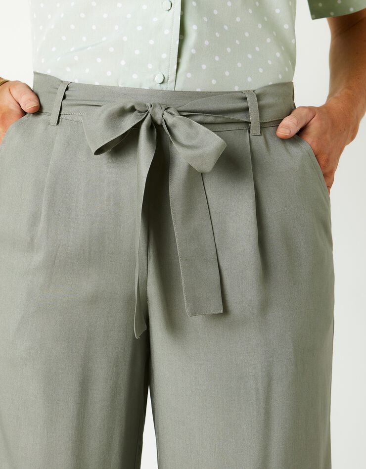 Pantalon raccourci large uni (kaki clair) Pantalon raccourci large uni (kaki clair)