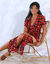 Robe longue manches courtes, voile imprimé (noir / rouge)