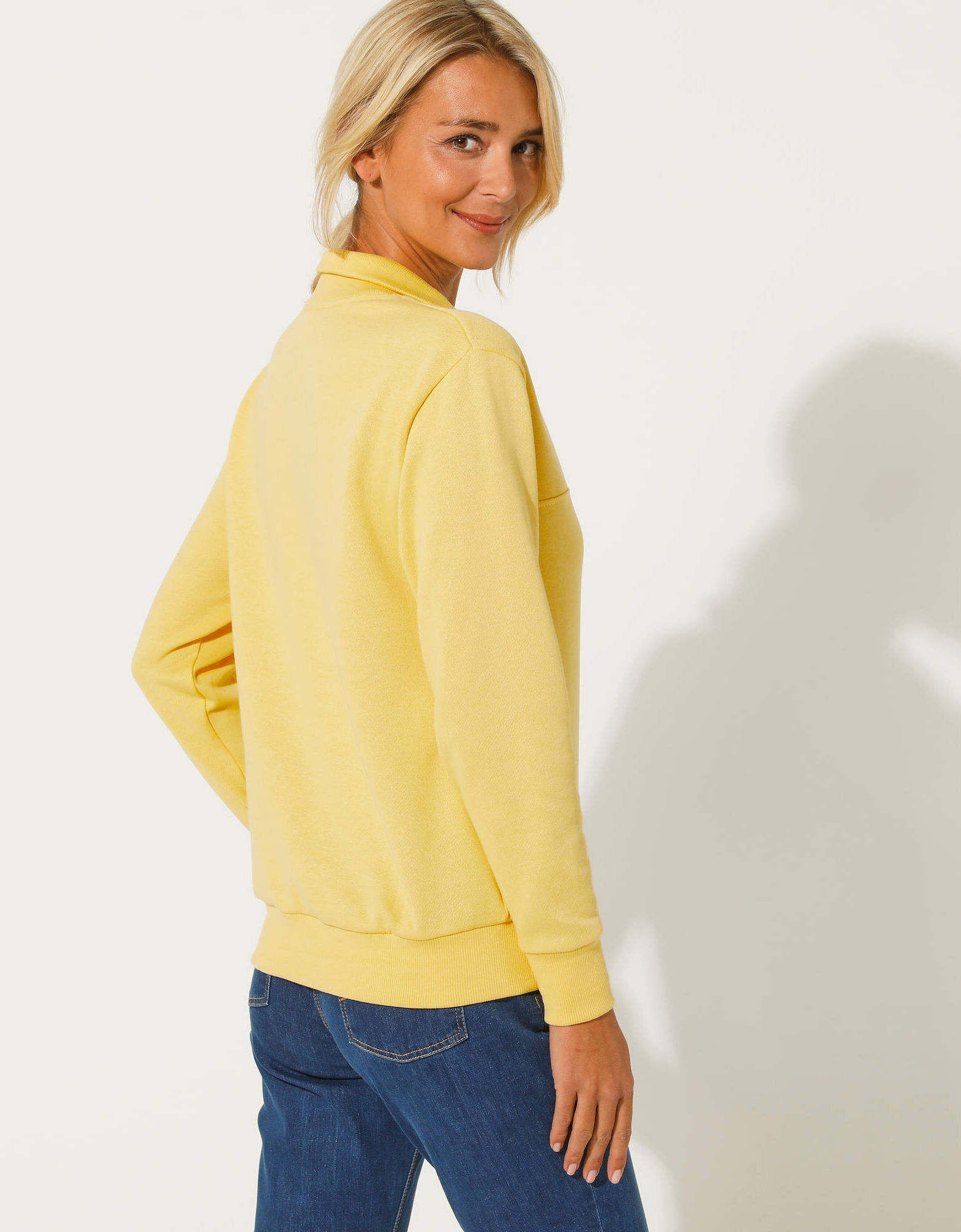 Pull en laine Uniqlo - 16 pulls qui vont nous faire aimer l’hiver - Elle