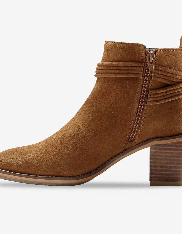 Boots en croûte de cuir à talon et pompons (beige foncé) Boots en croûte de cuir à talon et pompons (beige foncé)