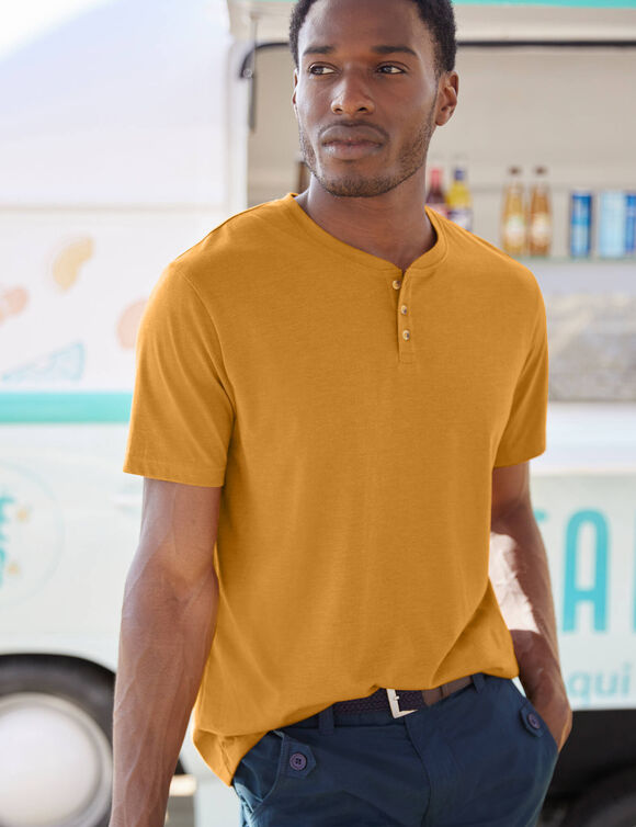 T-shirt uni col tunisien (ocre)