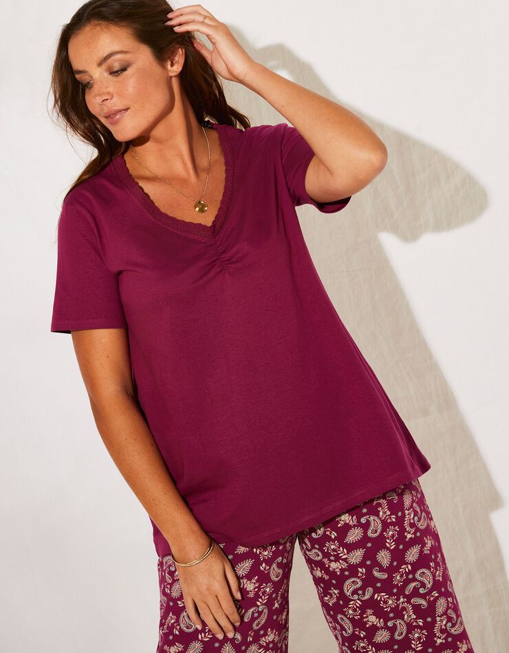 Pyjama avec pantacourt et tee-shirt manches courtes imprimé cachemire (prune) Pyjama avec pantacourt et tee-shirt manches courtes imprimé cachemire (prune)