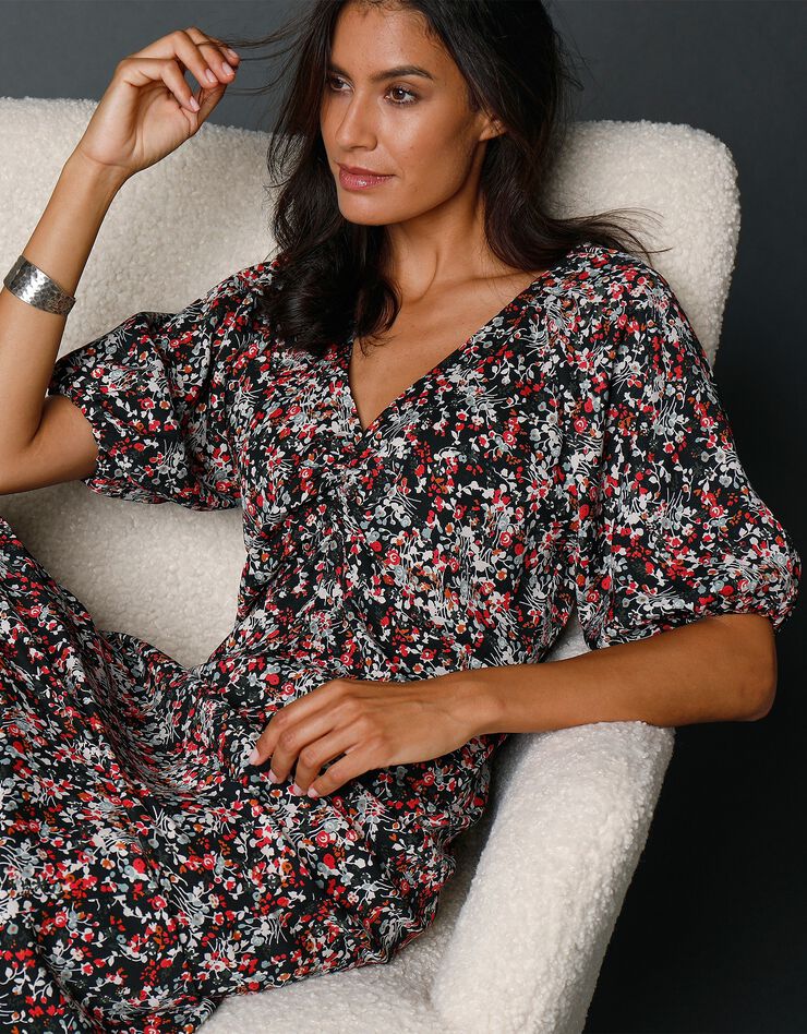 Robe longue imprimée froncée (noir / rose) Robe longue imprimée froncée (noir / rose)