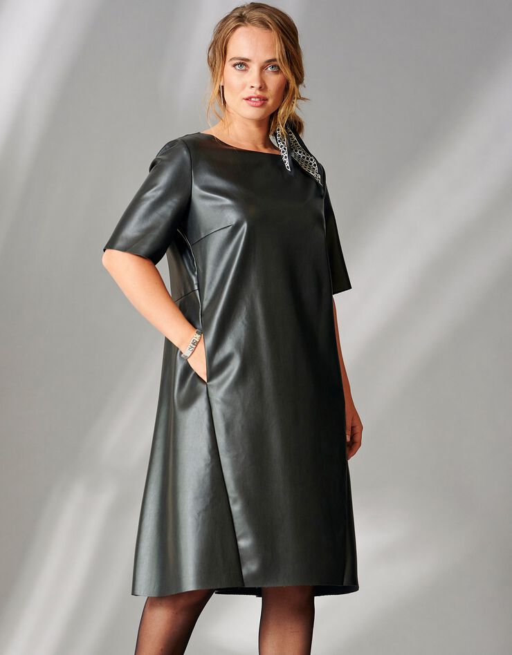 Robe évasée aspect cuir (noir) Robe évasée aspect cuir (noir)