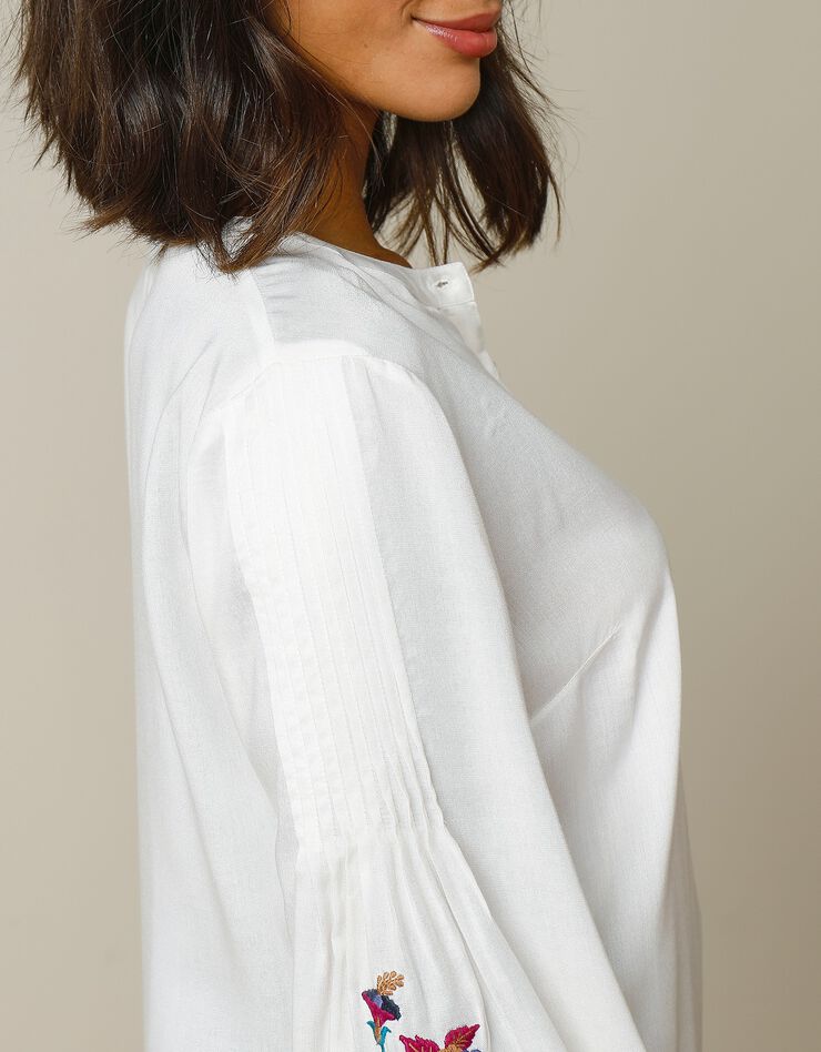 Blouse manches longues plissées et brodées (écru) Blouse manches longues plissées et brodées (écru)