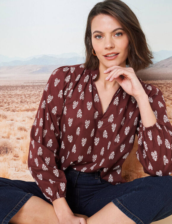 Blouse imprimée col montant, manches blousantes (chocolat / beige)