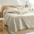 Couvre-lit matelassé microfibre motif géométrique (beige)
