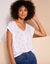 T-shirt col V boutonné imprimé cerises dorées (blanc / doré)
