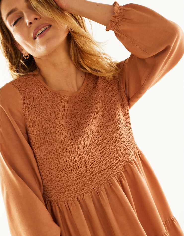 Robe smockée manches longues unie (caramel) Robe smockée manches longues unie (caramel)