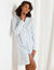 Chemise de nuit imprimée "tulipes" boutonnée col tailleur manches longues (ciel)