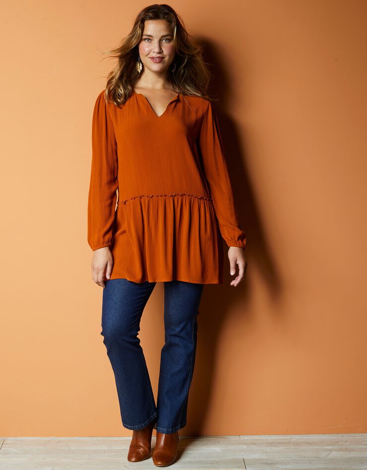Blouse fluide volantée en crépon de viscose (caramel) Blouse fluide volantée en crépon de viscose (caramel)