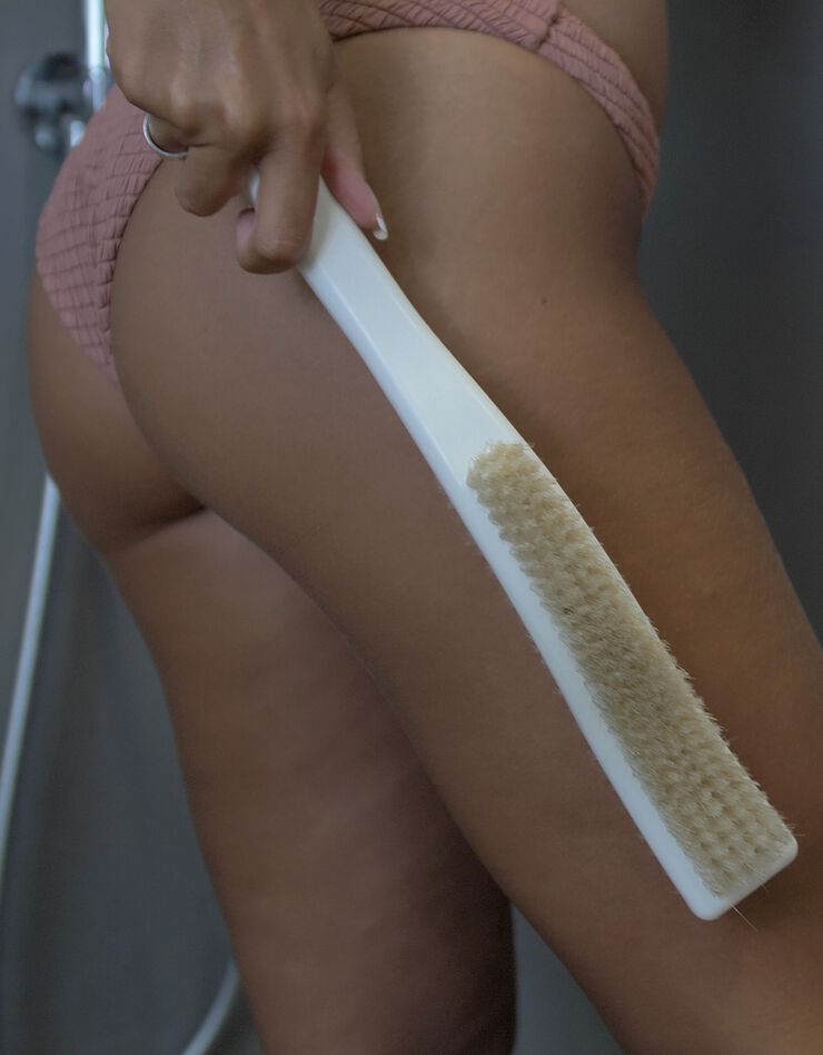 Brosse ergonomique spéciale dos (blanc) Brosse ergonomique spéciale dos (blanc)